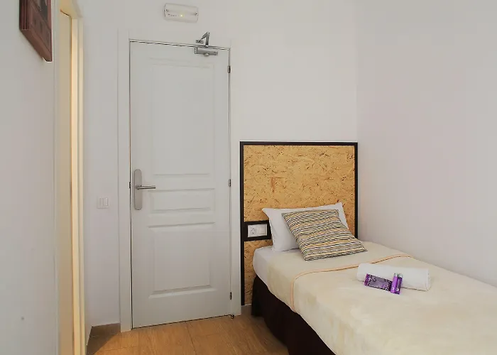 Konukevi Balkonis 2*