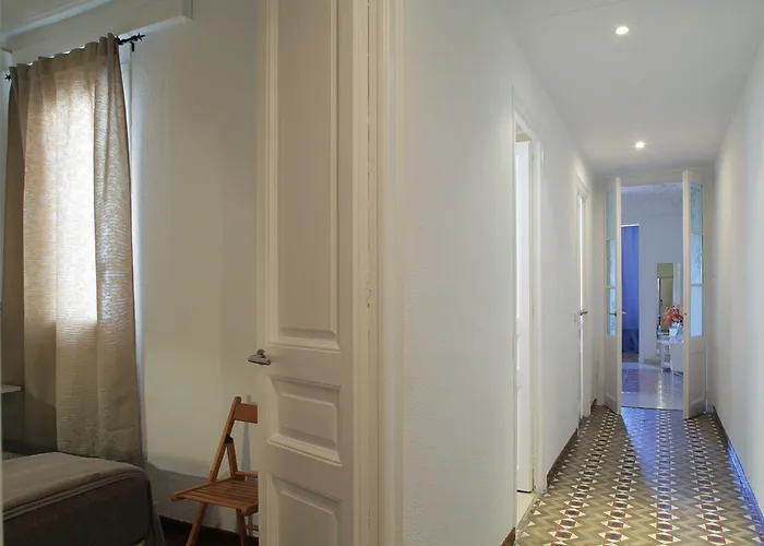 ゲストハウス ホスタル バルコニス