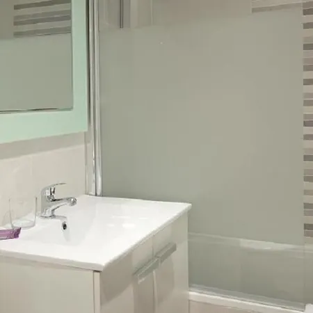 巴克尼斯旅馆 2*